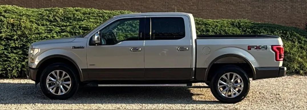 Used 2017 Ford F150 Lariat w/ Equipment Group 502A Luxury AWD/4WD image 2