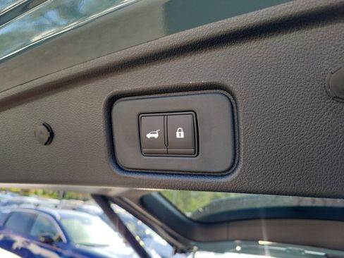 New 2026 Nissan Pathfinder SL FWD image 10