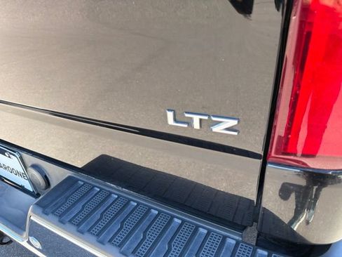 Used 2019 Chevrolet Silverado 1500 LTZ AWD/4WD image 7