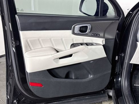 Used 2023 Kia Sorento SX Prestige w/ Panoramic Sunroof Package AWD/4WD image 10
