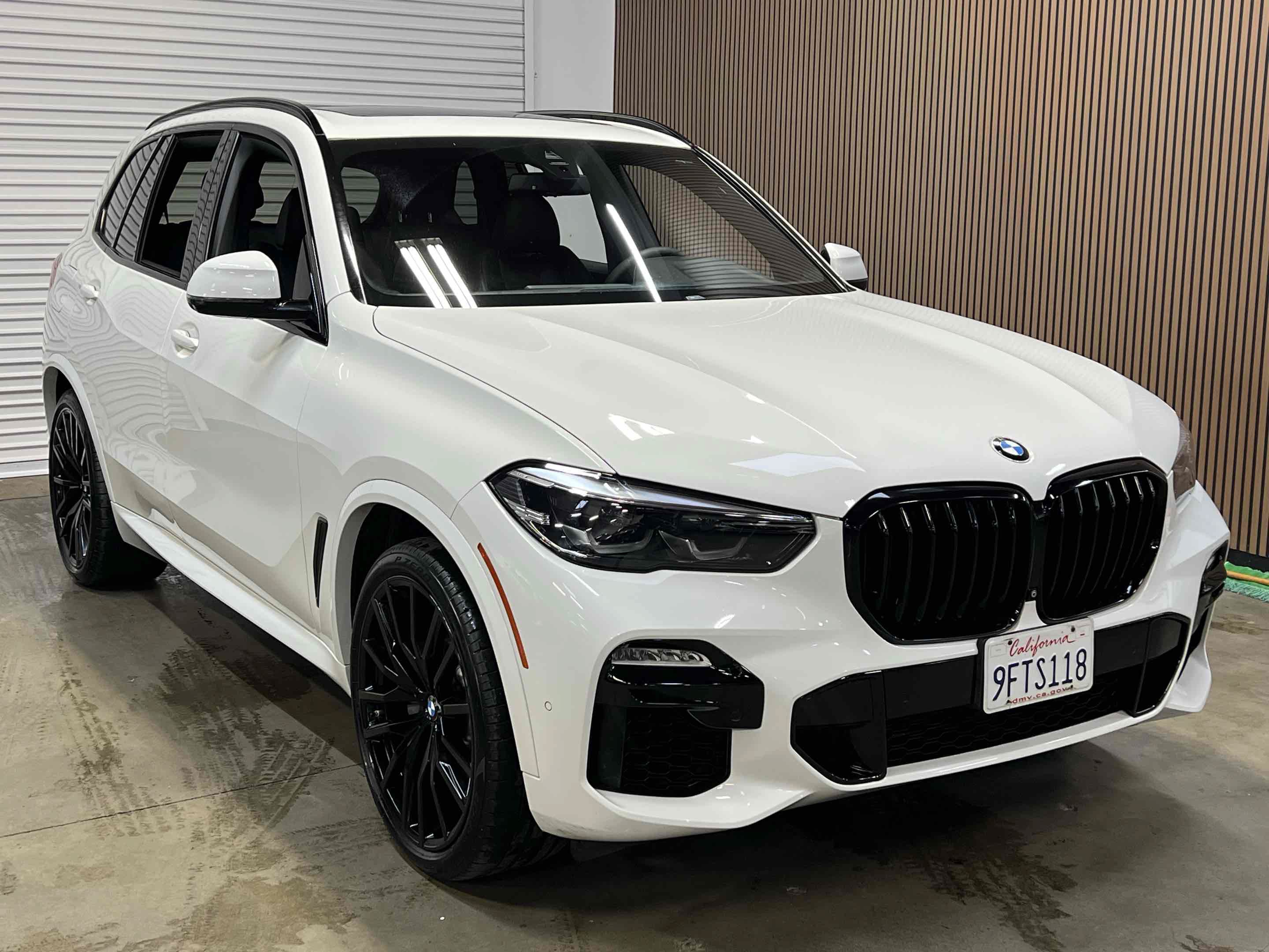 Used 2020 BMW X5 sDrive40i w/ M Sport Package RWD image 3