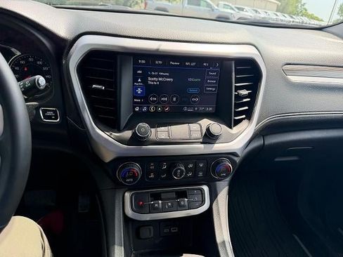 Used 2023 GMC Acadia SLT w/ Trailering Package AWD/4WD image 3