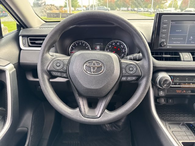 Used 2022 Toyota RAV4 XLE AWD/4WD image 18