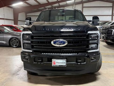 Used 2025 Ford F250 Platinum AWD/4WD image 2