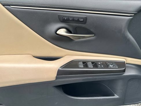 Used 2019 Lexus ES 350 w/ Premium Package FWD image 17