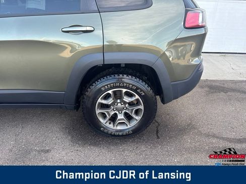 Used 2020 Jeep Cherokee Trailhawk w/ Cold Weather Group AWD/4WD image 31