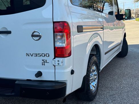 Used 2020 Nissan NV 3500 SL image 3