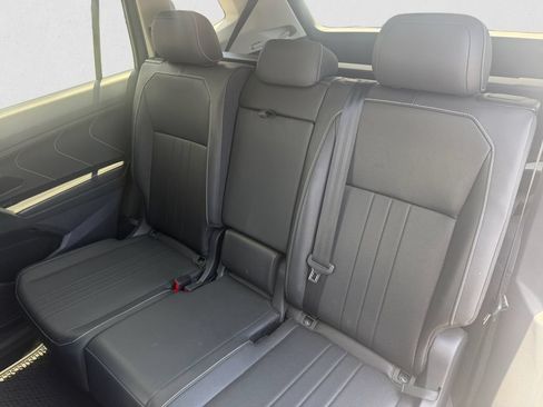 Certified 2023 Volkswagen Tiguan SE w/ Panoramic Sunroof Package FWD image 13