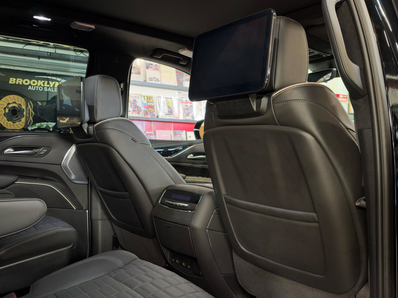 Used 2023 Cadillac Escalade V AWD/4WD image 23
