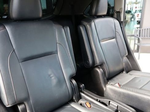 Used 2017 Toyota Highlander XLE image 14