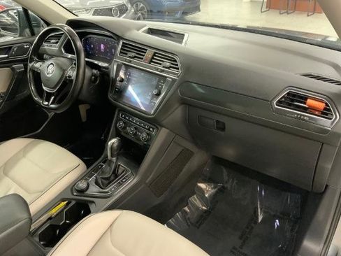 Used 2019 Volkswagen Tiguan SEL Premium AWD/4WD image 10
