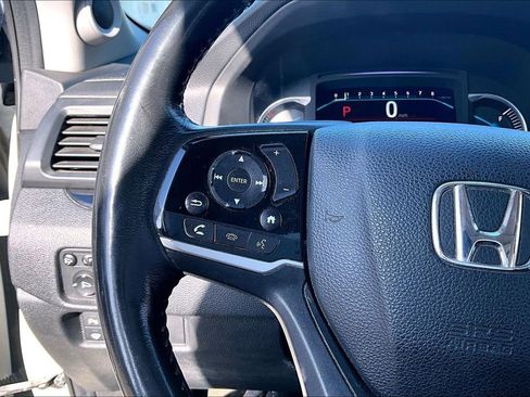 Used 2019 Honda Pilot Touring image 11