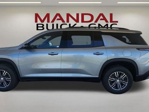 Used 2024 Chevrolet Traverse LT FWD image 11