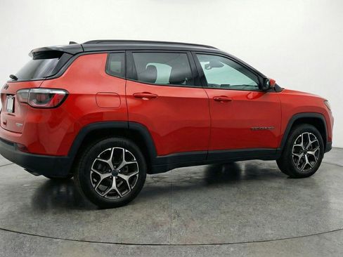 Used 2025 Jeep Compass Limited AWD/4WD image 9