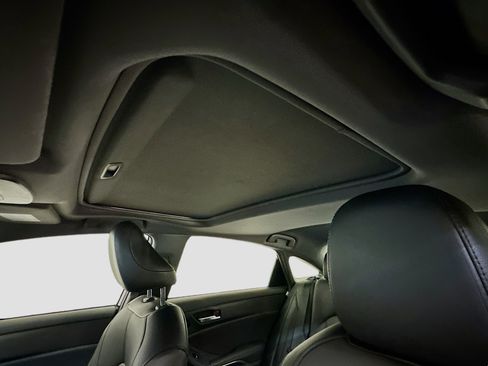 Used 2019 Toyota Avalon XLE image 27