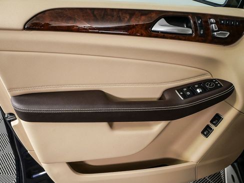 Used 2018 Mercedes-Benz GLS 450 4MATIC image 6