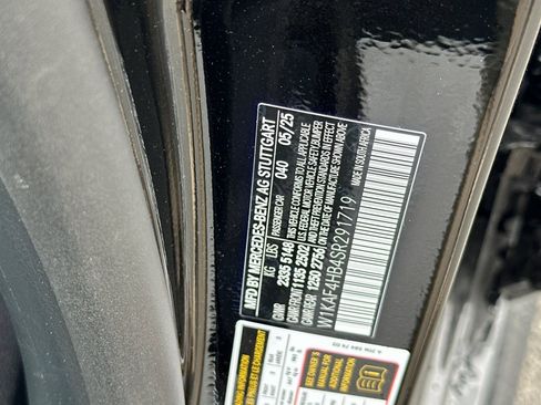 Used 2025 Mercedes-Benz C 300 4MATIC Sedan image 19