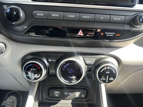 New 2026 Hyundai Venue SEL image 18