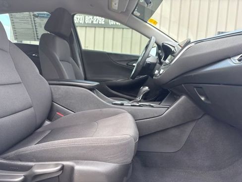 Used 2020 Chevrolet Malibu LT FWD image 13