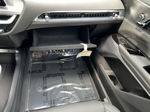 New 2025 Cadillac Lyriq Luxury image 37