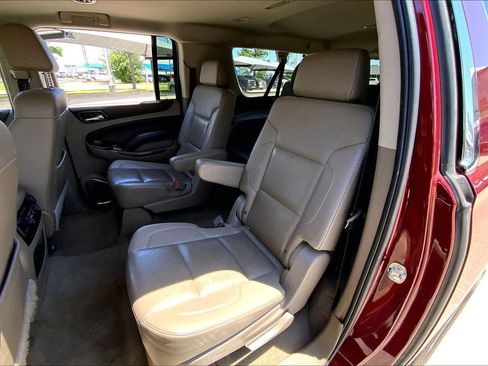Used 2020 Chevrolet Suburban Premier AWD/4WD image 20