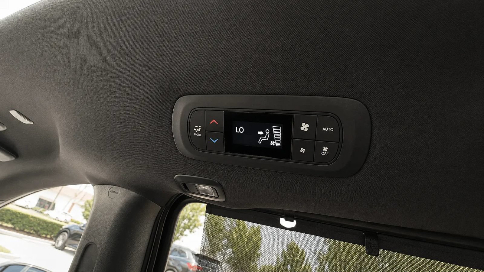 Used 2026 Chrysler Pacifica Limited FWD image 24