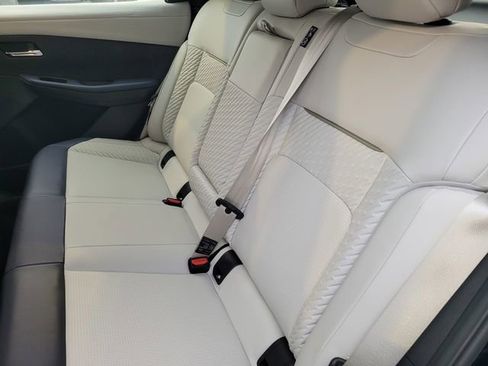 New 2026 Nissan Leaf Platinum+ w/ Cargo Package (Platinum+) image 9