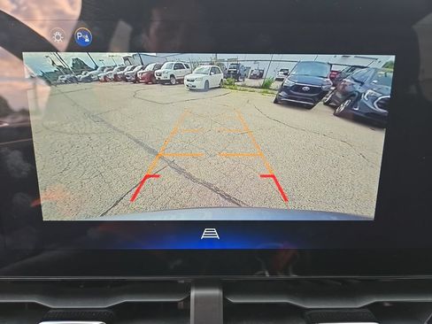 Used 2025 Chevrolet Equinox LT FWD image 28