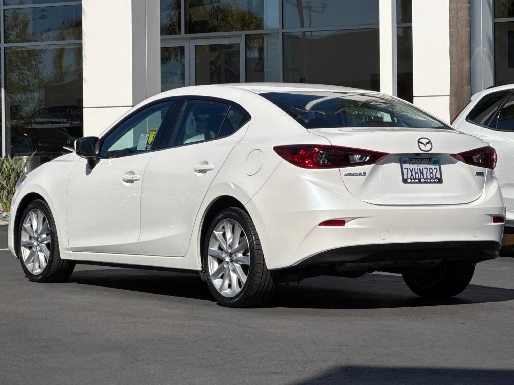 Used 2017 MAZDA MAZDA3 Touring FWD image 3
