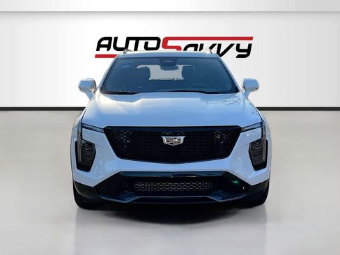 Used 2024 Cadillac XT4 Sport image 2