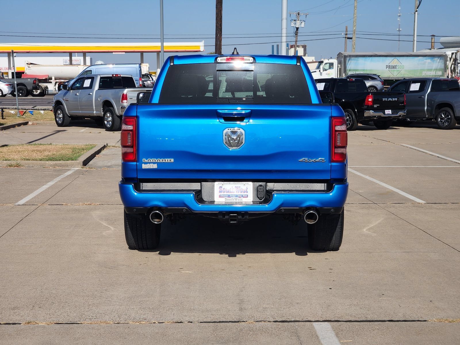 Used 2020 RAM 1500 Laramie w/ Sport Appearance Package AWD/4WD image 8