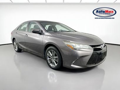Used 2015 Toyota Camry SE w/ Moonroof Package