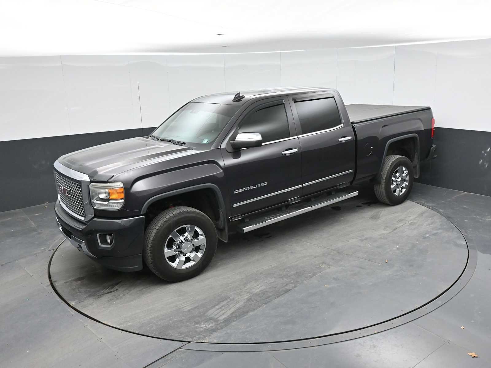 Used 2015 GMC Sierra 2500 Denali w/ Driver Alert Package AWD/4WD image 15