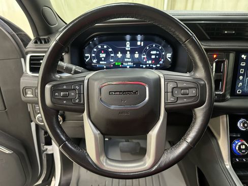 Used 2022 GMC Yukon XL Denali AWD/4WD image 37