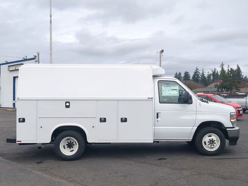New 2024 Ford E-350 and Econoline 350 Super Duty w/ Power Windows & Locks Group RWD image 6