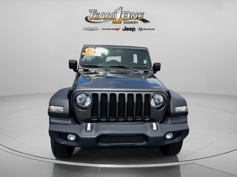 Used 2020 Jeep Wrangler Unlimited Sport AWD/4WD image 2