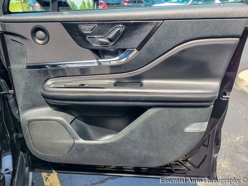 Used 2021 Lincoln Corsair Reserve w/ Sport Package image 24