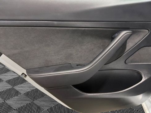 Used 2021 Tesla Model 3 Standard Range Plus image 19