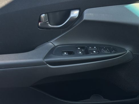 Used 2019 Hyundai Veloster Turbo FWD image 15