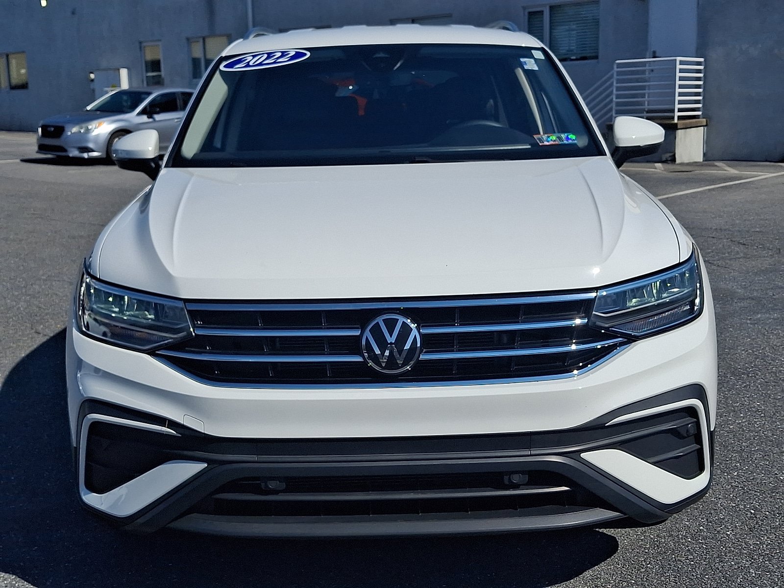 Used 2022 Volkswagen Tiguan SE FWD image 2