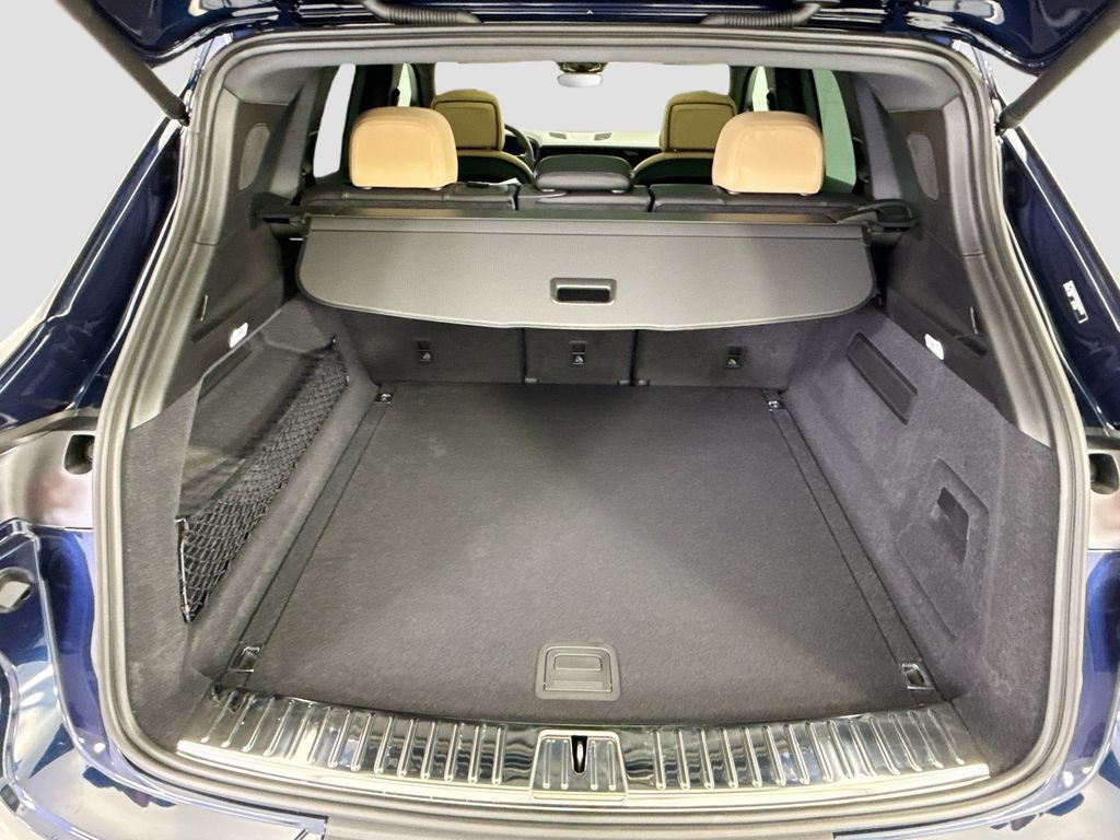 Used 2026 Porsche Cayenne AWD/4WD image 28