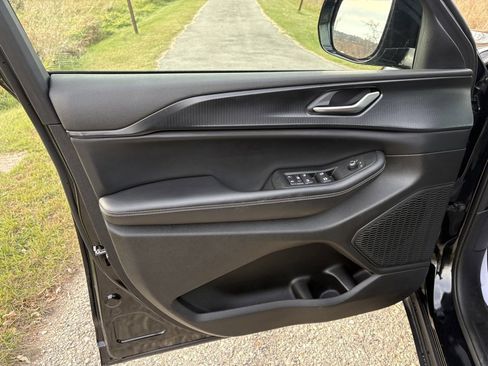 Used 2023 Jeep Grand Cherokee Altitude image 22