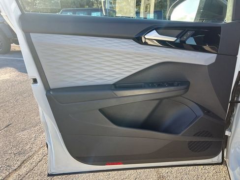 Used 2022 Volkswagen Taos S image 32