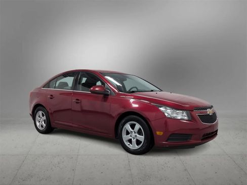 Used 2014 Chevrolet Cruze LT image 2