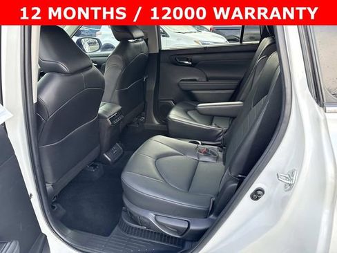 Used 2022 Toyota Highlander XLE image 17