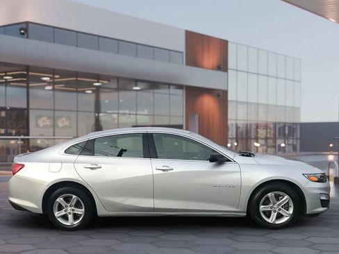 Used 2022 Chevrolet Malibu LS image 3