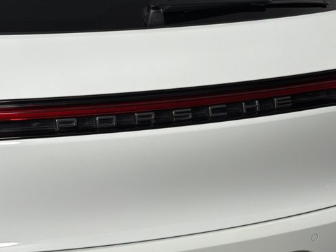 Used 2020 Porsche Macan AWD/4WD image 27