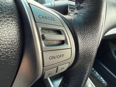 Used 2015 Nissan Altima 2.5 SV w/ Convenience Package FWD image 16