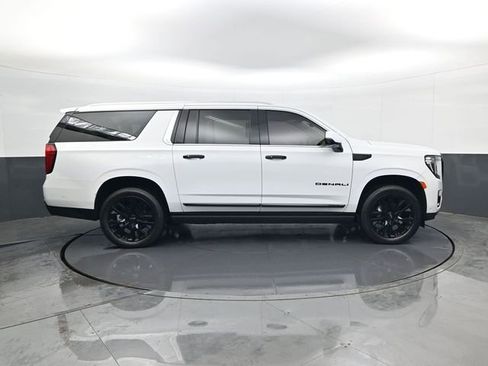 Used 2023 GMC Yukon XL Denali w/ Denali Reserve Package image 4