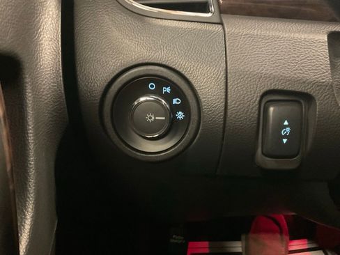 Used 2015 Ford Taurus Limited w/ Equipment Group 301A image 14